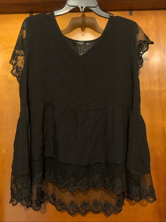 SHEIN Tops - Shein Size 2XL Black Hi/Lo Lace Top
